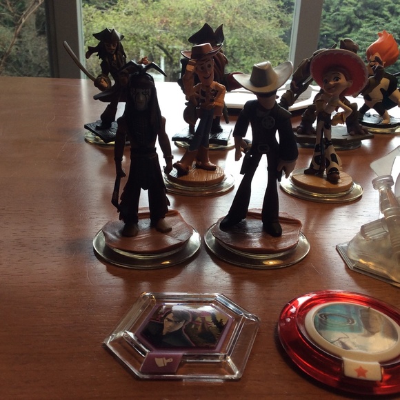 Xbox 360 Infinity Game and Accessories - Picture 5 of 9